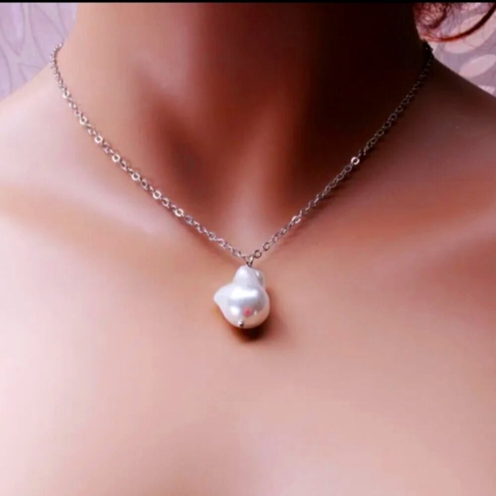 Chain Clauser Silver Fashion Necklace